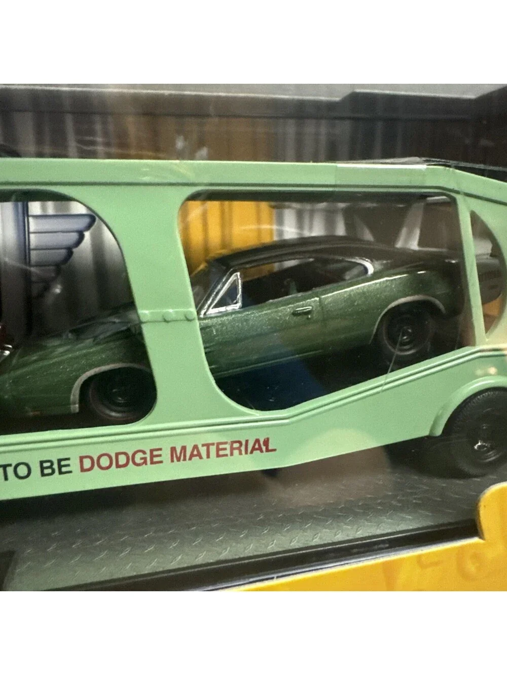 1:64 M2 Auto-Haulers 1966 Dodge L-600 COE 1966 Charger 383 1969 Charger Daytona